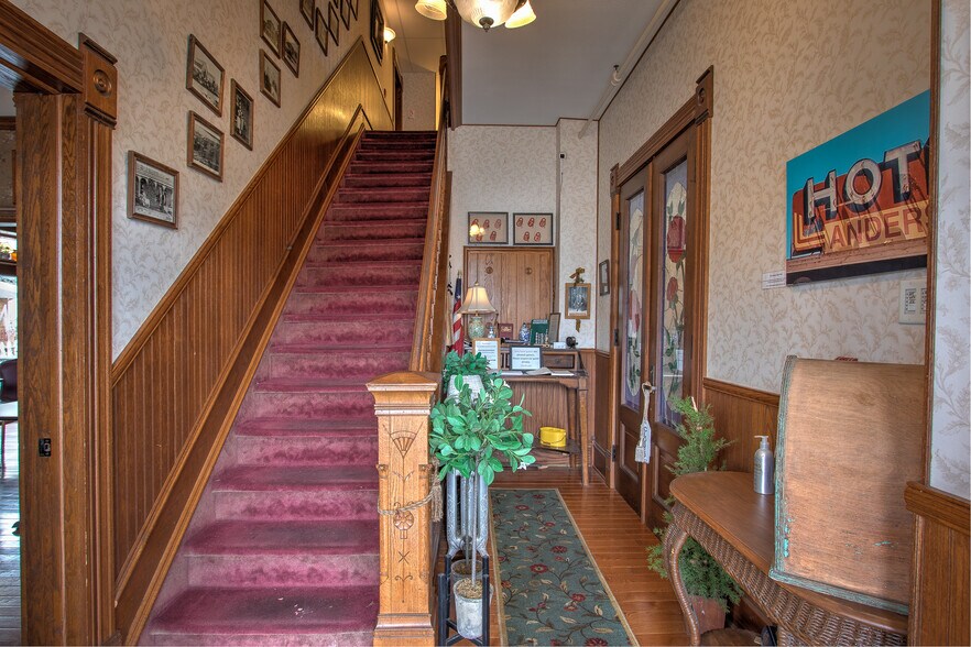 More Photos Of 80 4th St W, Rush City Hotel For Sale