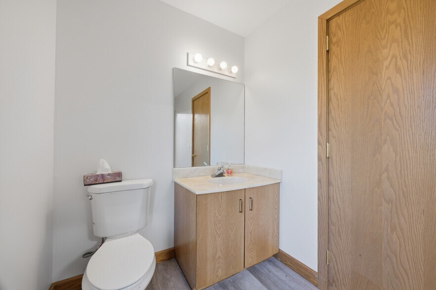 More Photos Of 123 Elm St, Old Saybrook Medical For Sale
