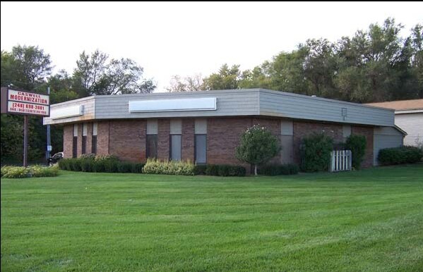 More Photos Of 9440 Elizabeth Lake Rd, White Lake Office For Sale