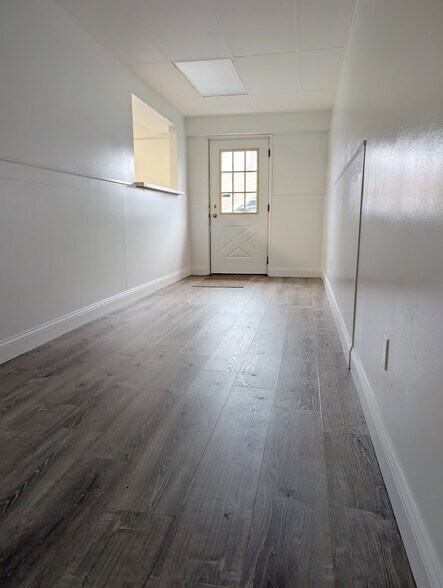 More Photos Of 5036 Richfield Rd, Flint Storefront For Sale