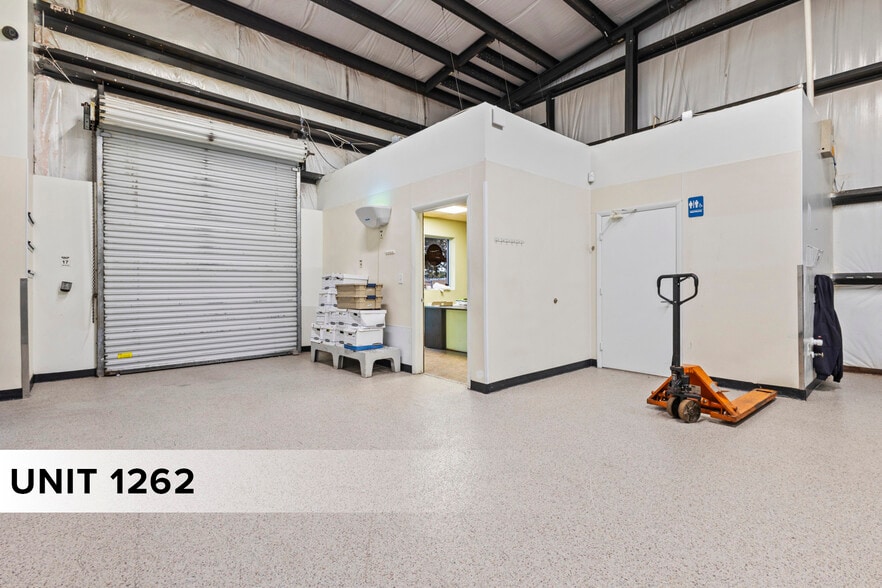 More Photos Of 1250-1264 SW Biltmore St, Port Saint Lucie Warehouse For Sale