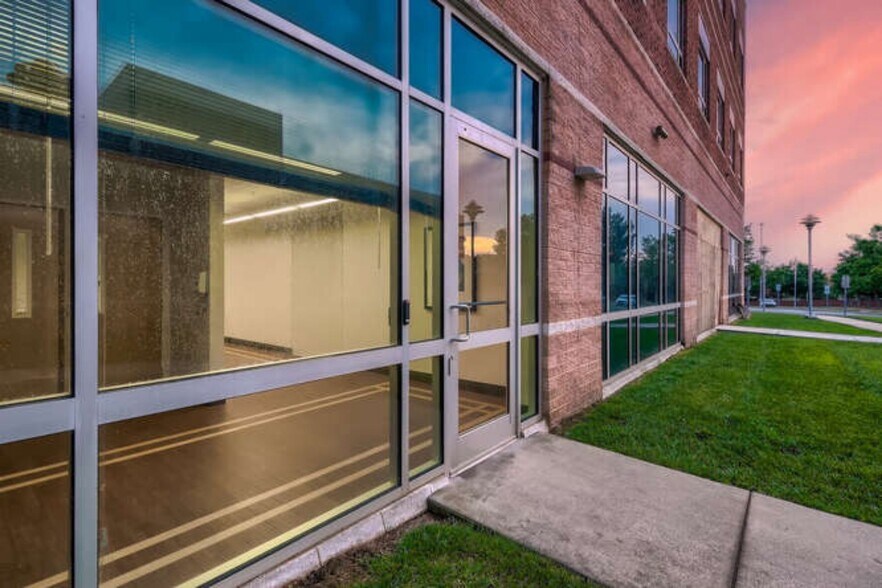 More Photos Of 10030 Gilead Rd, Huntersville Hospital For Lease