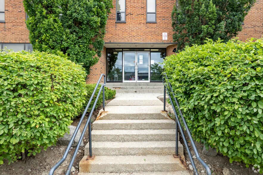 More Photos Of 42 Samor Rd, Toronto Industrial For Sale