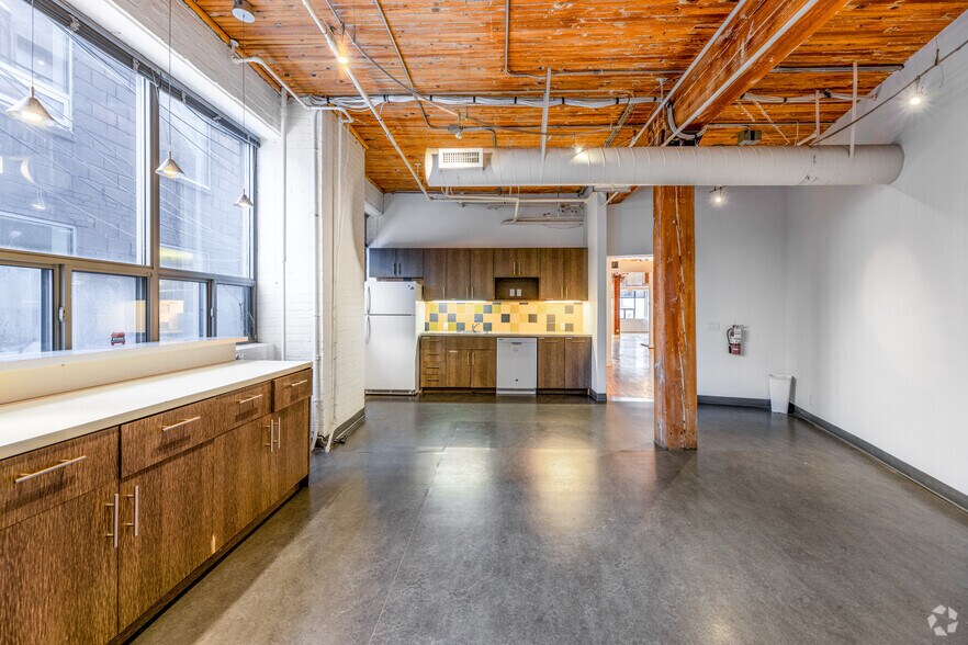 More Photos Of 116 Spadina Ave, Toronto Office Residential For Lease