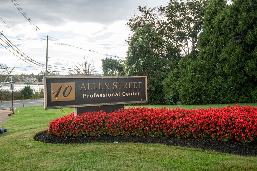More Photos Of 10 Allen St, Toms River Office For Lease