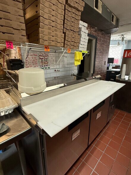 More Photos Of 108 E Bellevue St, Leslie Storefront For Sale