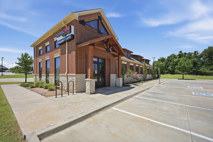 Primary Photo Of 2300 E 2nd St, Edmond Medical For Sale