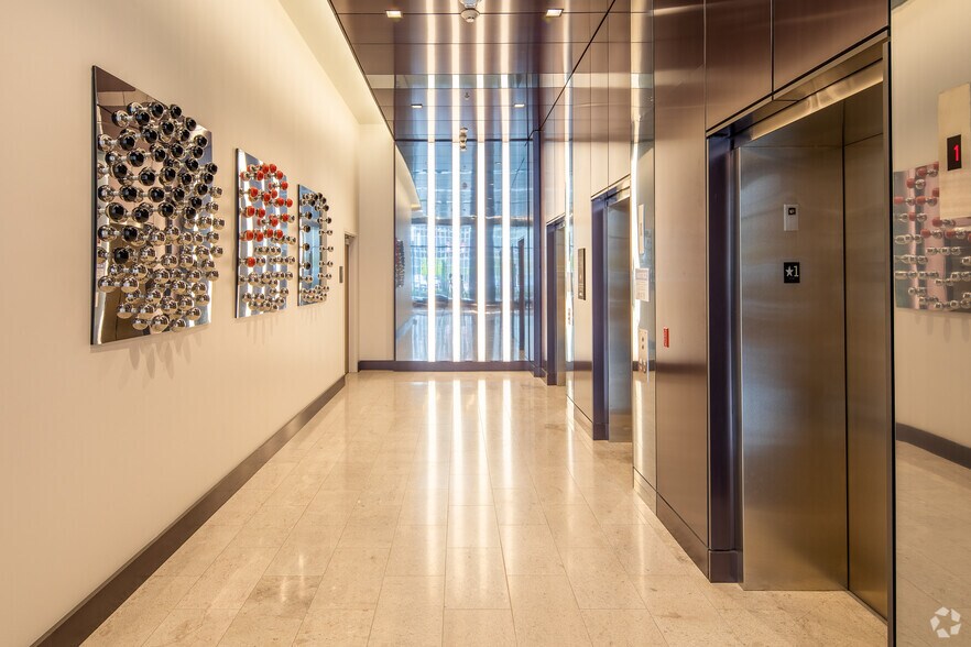 More Photos Of 6 Cardinal Way, Saint Louis Office For Lease