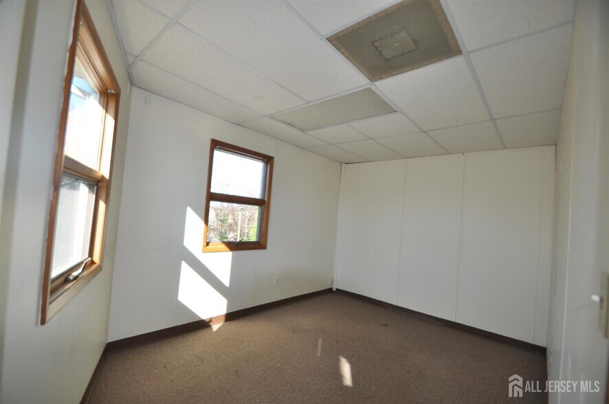 More Photos Of 2 Austin Ave, Iselin Office For Lease