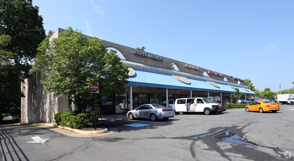 Primary Photo Of 11123-11139 Lee Hwy, Fairfax Freestanding For Lease