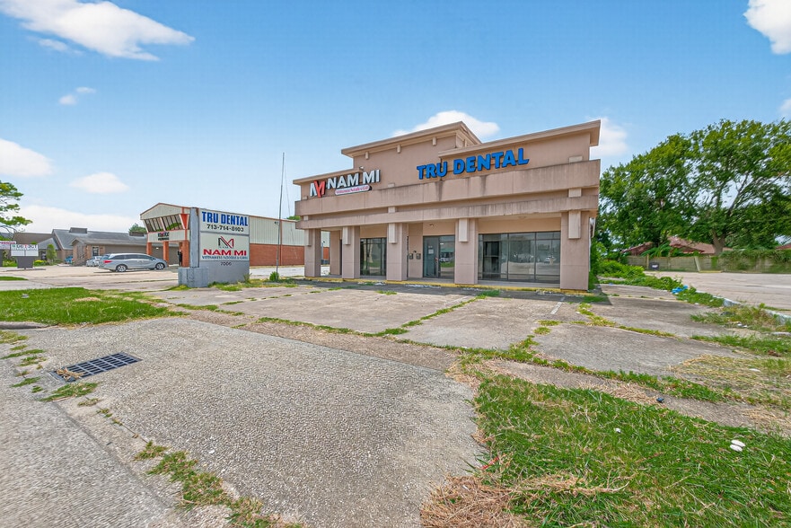 More Photos Of 7006 Spencer Hwy, Pasadena Freestanding For Sale