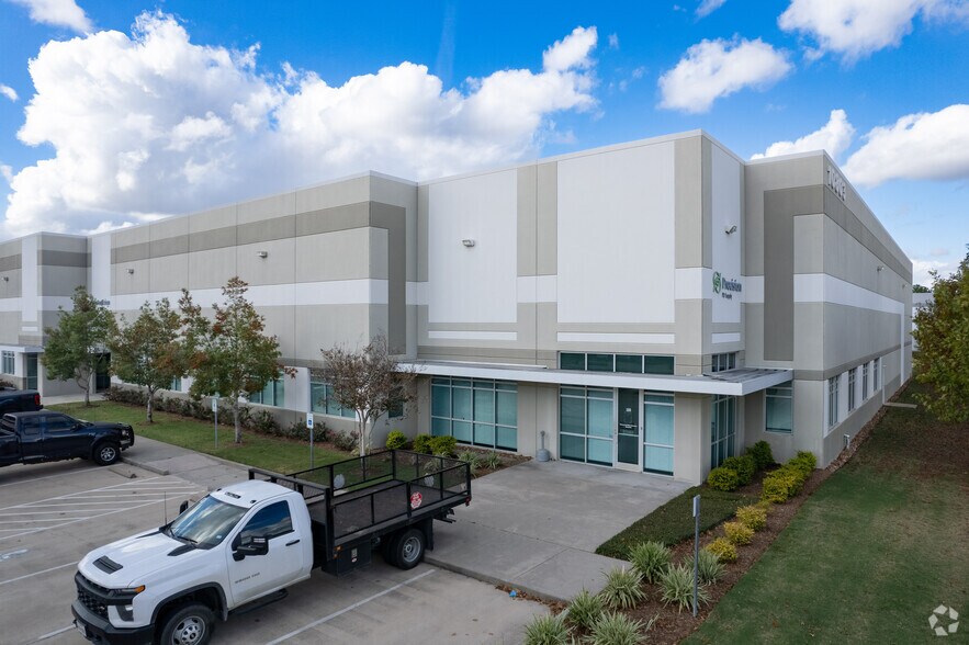 More Photos Of 13770 Hollister Dr, Houston Unknown For Lease
