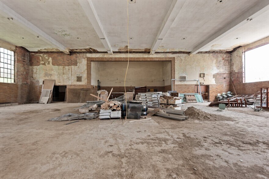 More Photos Of 200 S Green St, Georgetown Loft Creative Space For Sale