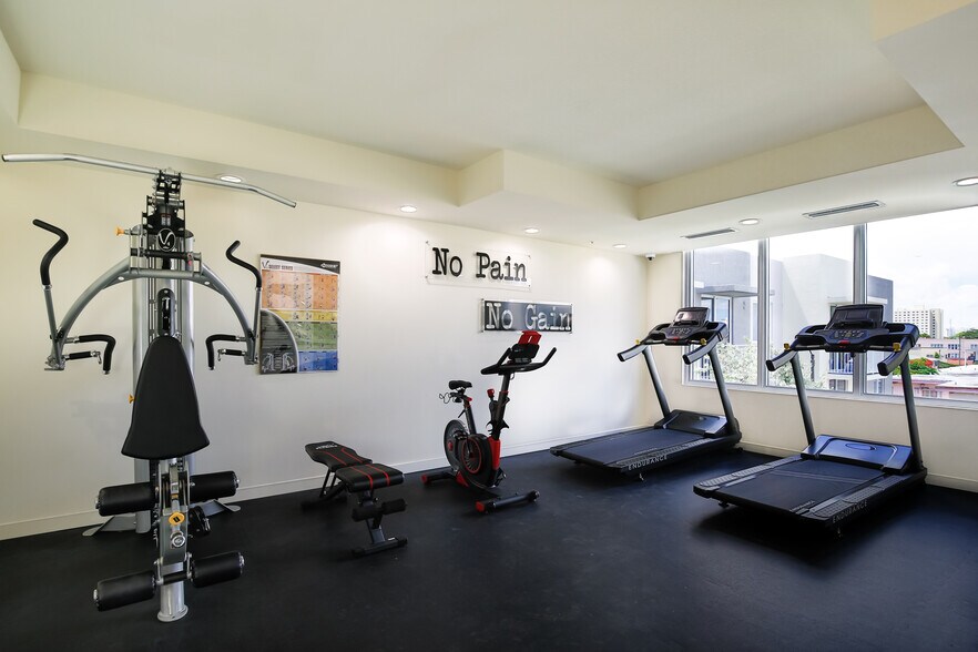 More Photos Of 961 SW 7th St, Miami Apartments For Lease