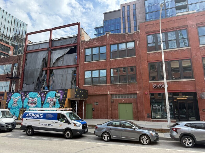 Primary Photo Of 1109 W Fulton Market, Chicago Flex For Sale
