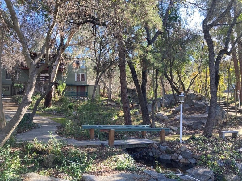 More Photos Of 42975 Sierra Dr, Three Rivers Hotel For Sale