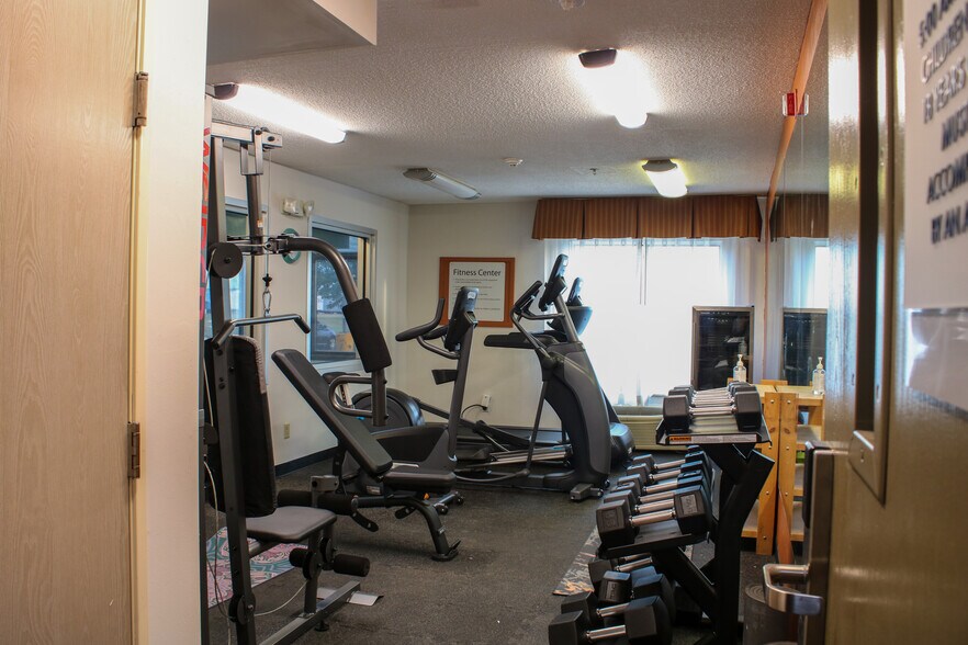 More Photos Of 19600 Elpers Rd, Evansville Hotel For Sale