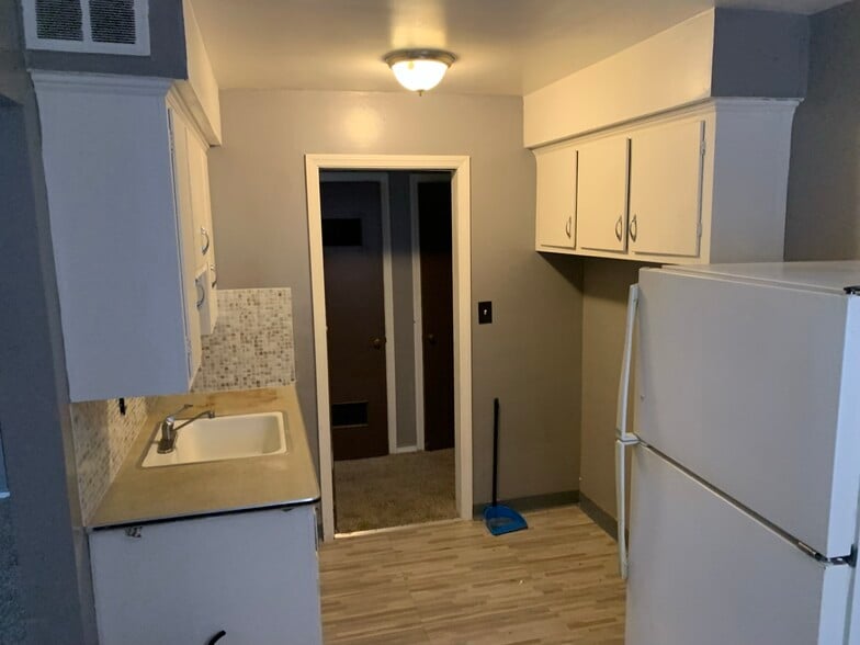 More Photos Of 2521 Noble Rd, Cleveland Heights Apartments For Sale