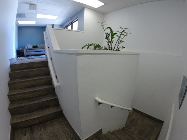 More Photos Of 1277 Garnet Ave, San Diego Storefront Retail Office For Lease