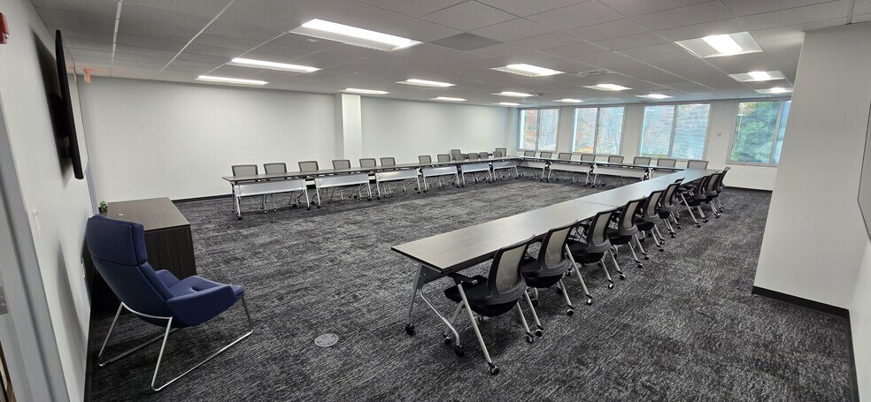 More Photos Of 2700 Cumberland Pky SE, Atlanta Office For Lease