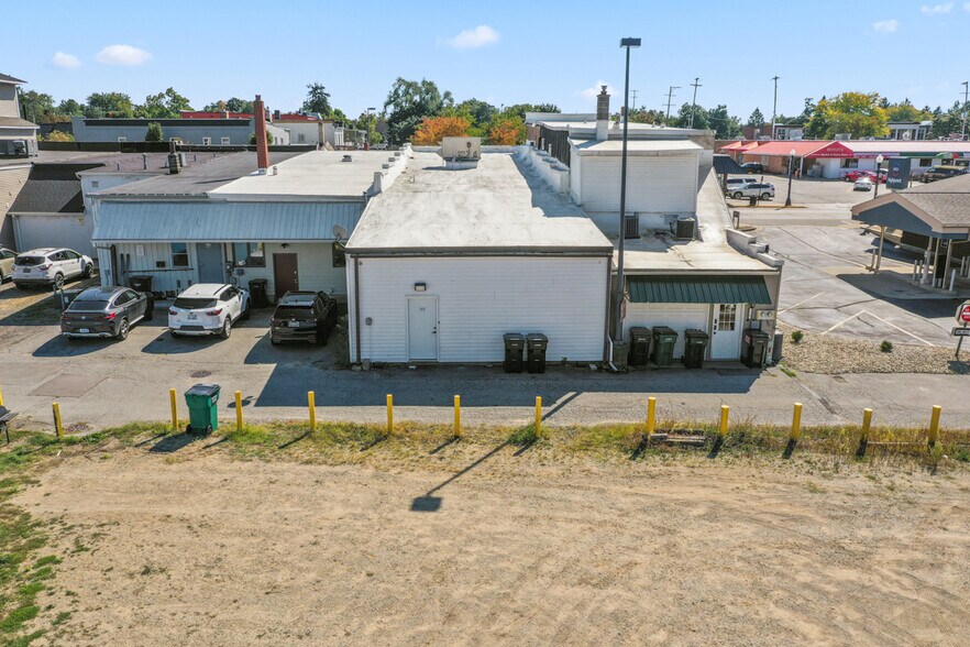 More Photos Of 122 W Superior St, Wayland Storefront For Sale