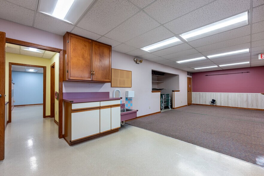 More Photos Of 71 Marco Ln, Washington Township Medical For Sale