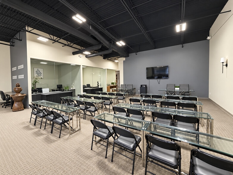 More Photos Of 1009 MacArthur Blvd, Mahwah General Retail For Lease