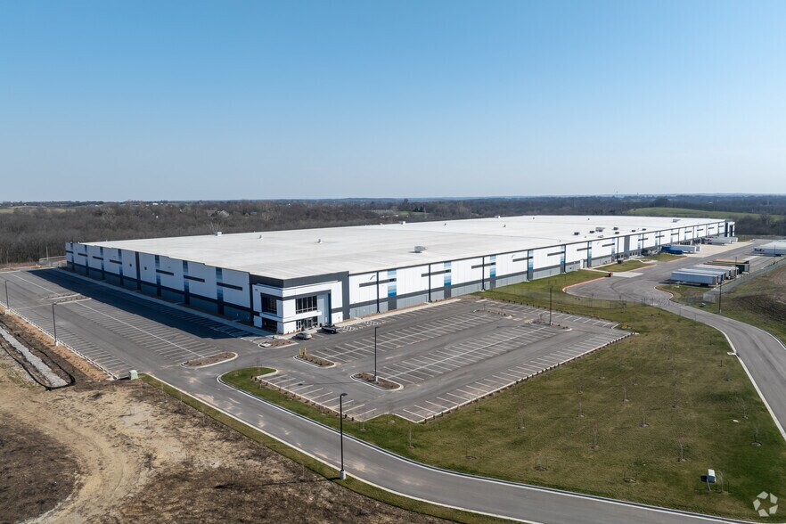 More Photos Of 1401 Shepherd Rd, Liberty Unknown For Lease