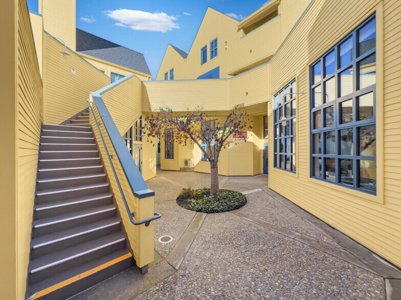 More Photos Of 2974-2980 College Ave, Berkeley Apartments For Lease