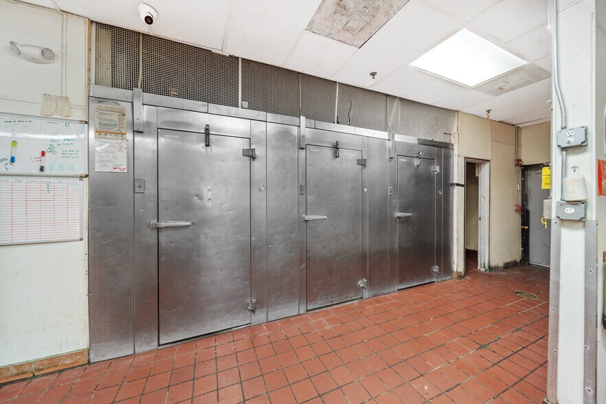 More Photos Of 9850 Milwaukee Ave, Glenview Fast Food For Sale