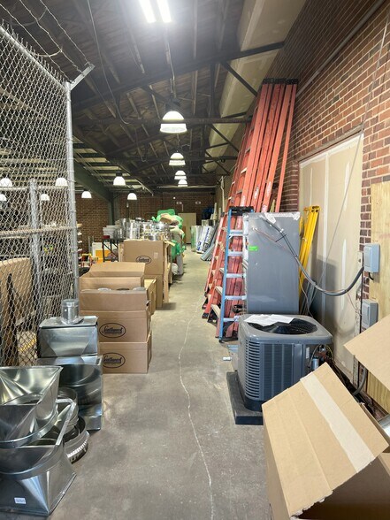 More Photos Of 211 N Pleasantburg Dr, Greenville Light Manufacturing For Lease