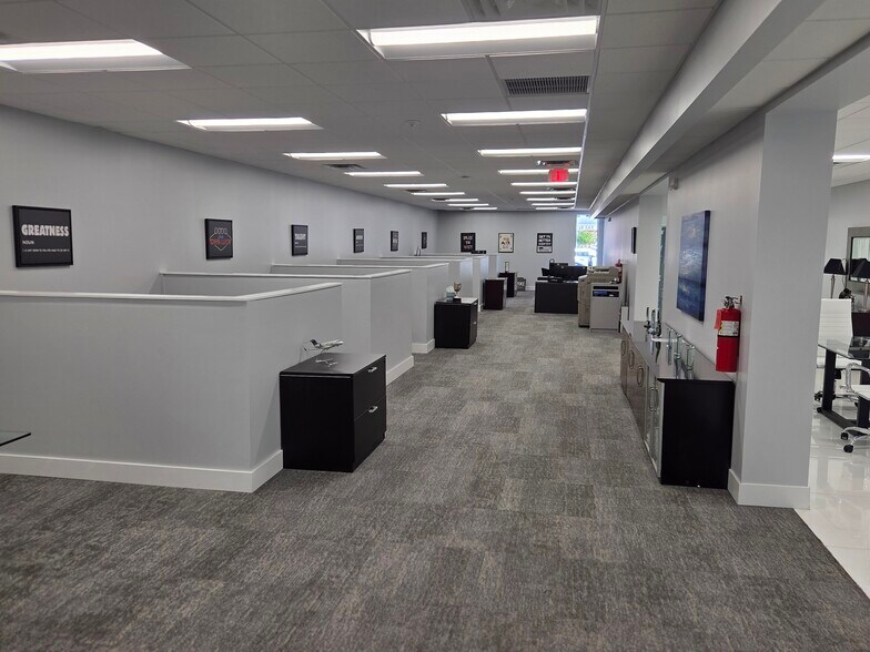 More Photos Of 2734 E Oakland Park Blvd, Fort Lauderdale Office For Sale