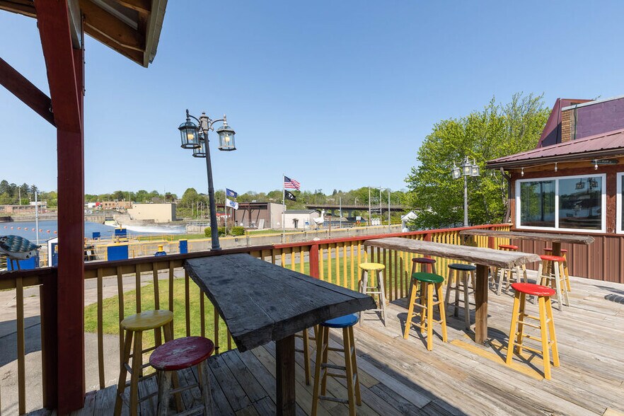 More Photos Of 24 S First St, Fulton Restaurant For Sale