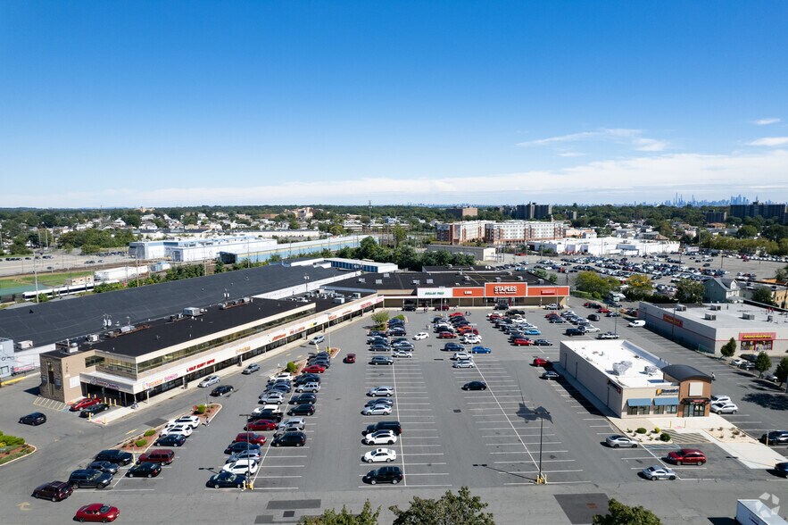 More Photos Of 107-135 Bloomfield Ave, Bloomfield Storefront For Lease