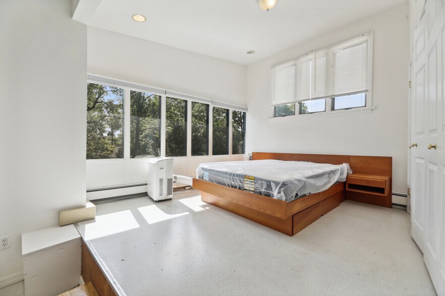 More Photos Of 35 Belden Pl, Montclair Loft Creative Space For Sale