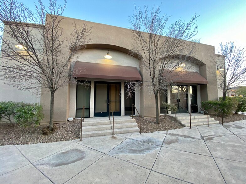 More Photos Of 1710 W Horizon Ridge Pky, Henderson Unknown For Lease