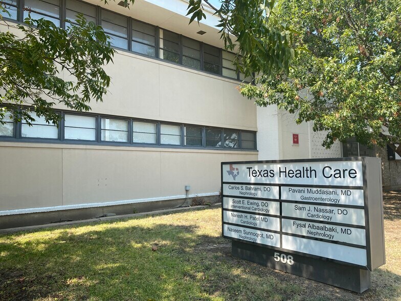 More Photos Of 508 Adams St, Fort Worth Medical For Lease
