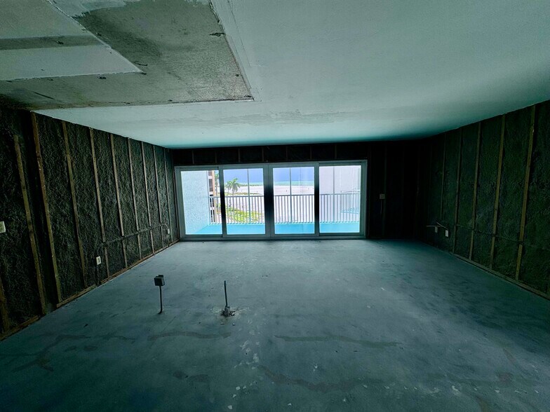 More Photos Of 6530 Estero Blvd, Fort Myers Hotel For Sale