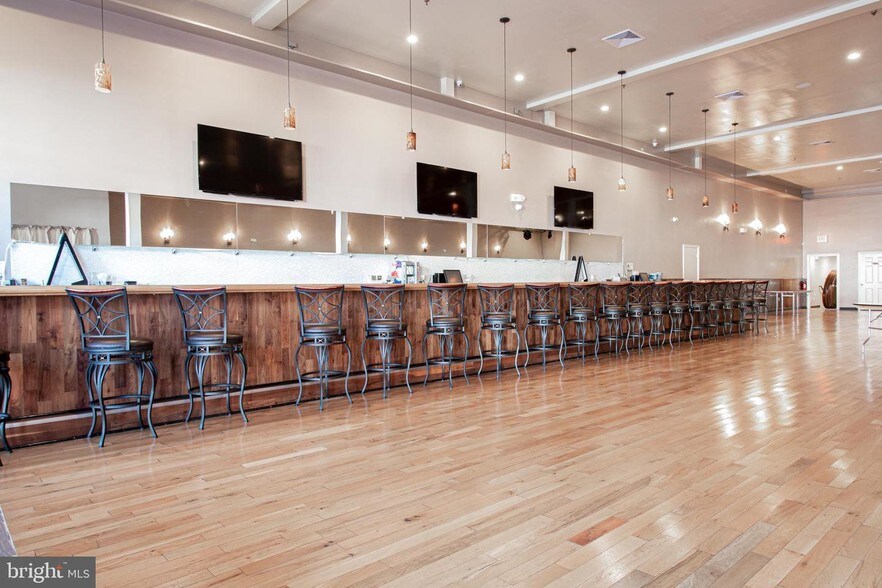 More Photos Of 619-623 E Landis Ave, Vineland Restaurant For Sale