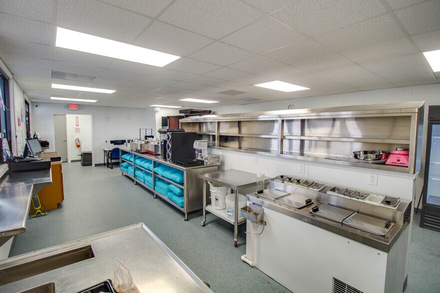 More Photos Of 711 S Central Ave, Roxana General Retail For Sale