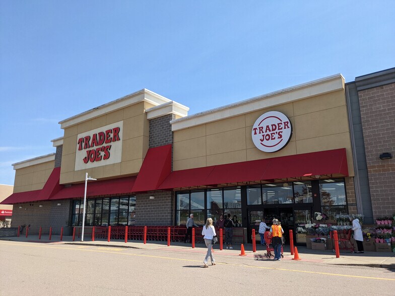 More Photos Of 1 - C Patriot Pl, Foxborough Unknown For Lease