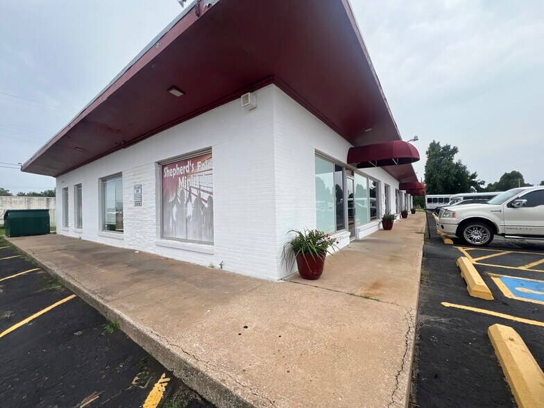 More Photos Of 3200 E Reno Ave, Oklahoma City Freestanding For Sale