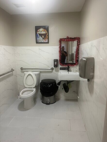 More Photos Of 9160 NW 122nd St, Hialeah Restaurant For Sale