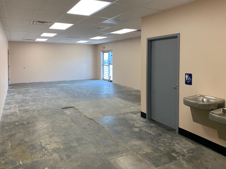 More Photos Of 5220-5320 Winner Rd, Kansas City Warehouse For Lease