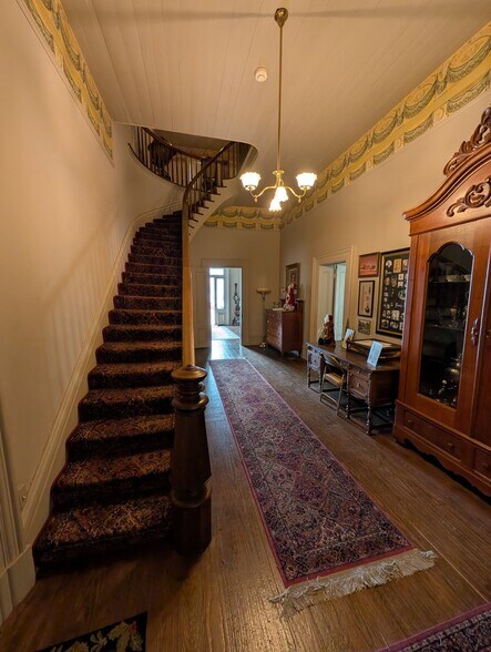 More Photos Of 407 Columbus Ave, Waco Office For Lease