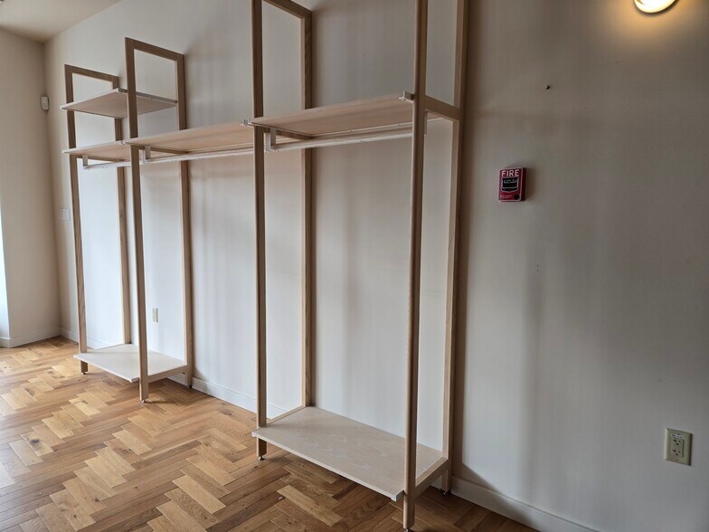 More Photos Of 666 Bridgeway, Sausalito General Retail For Sale