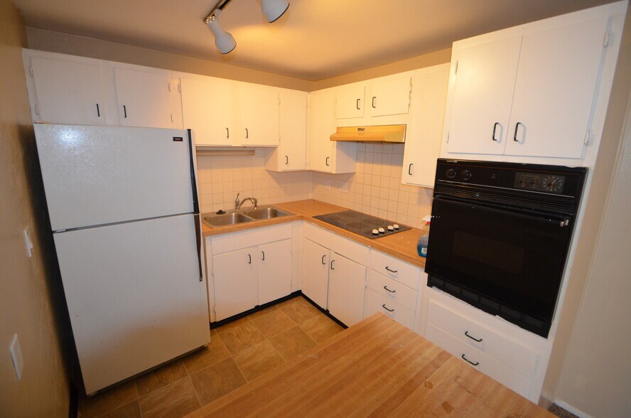 More Photos Of 5547 S Grant St, Littleton Apartments For Sale