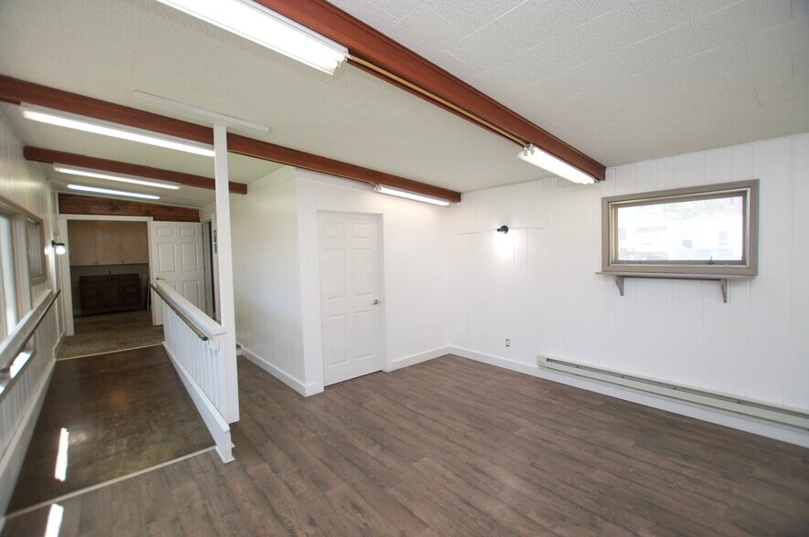 More Photos Of 615 S 1st Ave, Jamestown Office Residential For Lease