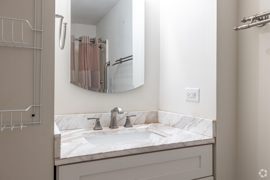 More Photos Of 422 Felix St, Saint Joseph Apartments For Sale