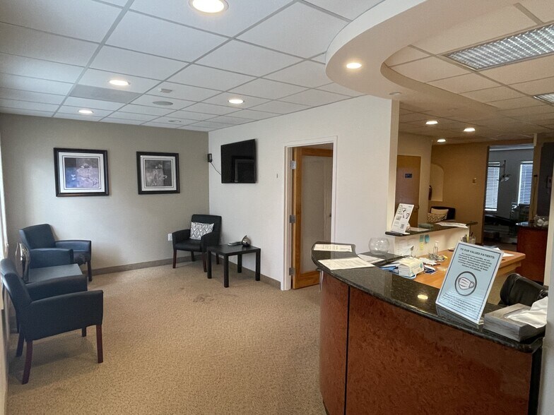 More Photos Of 16029-16059 Comprint Cir, Gaithersburg Medical For Lease